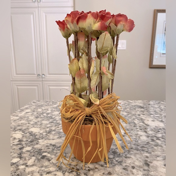 SHABBY CHIC LONG STEM DARK PINK FAUX BUD ROSES IN A CLAY POT - Picture 1 of 6